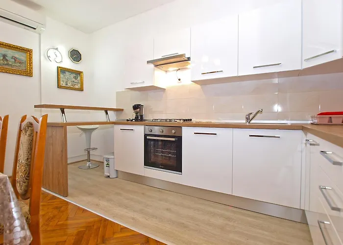 Paulina 1347 Διαμέρισμα Πούλα