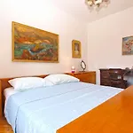 Paulina 1347 פולה